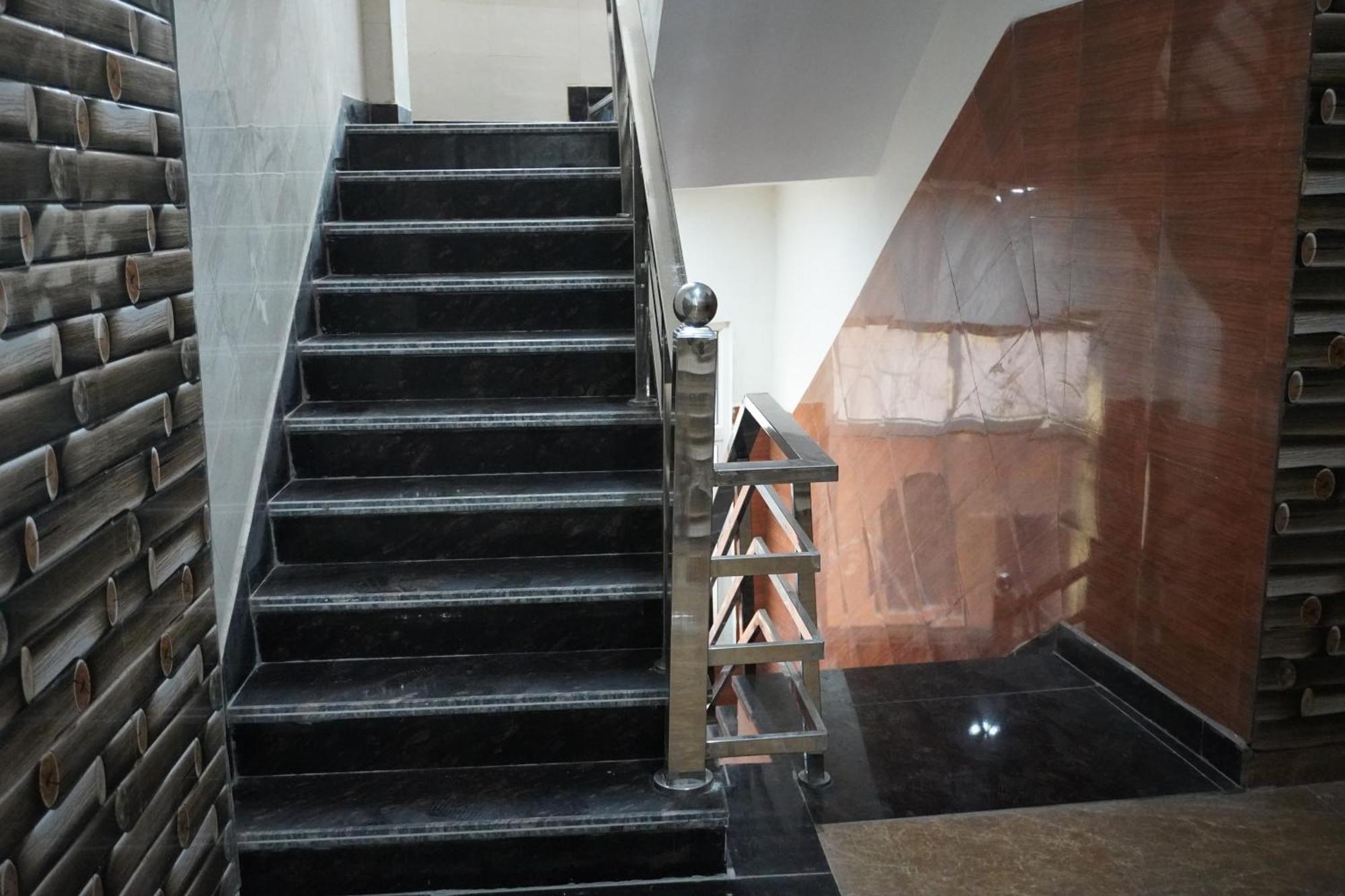 Hotel Shree Radha Rani Dham, Near Iskcon And Prem Mandir Vrindāvan Exterior foto